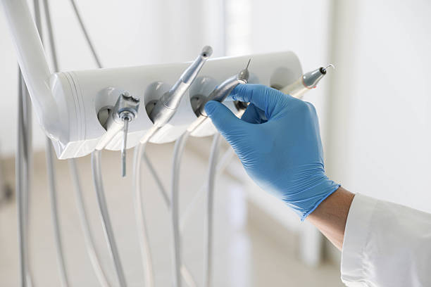 Professional Emergency Dentist technician working in Bridgewater Center, NJ